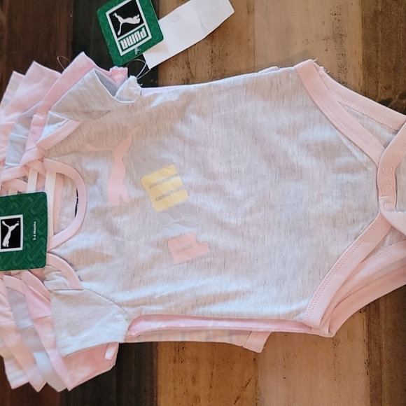 5 Pack Puma Bodysuits 3-6 months - Picture 2 of 8